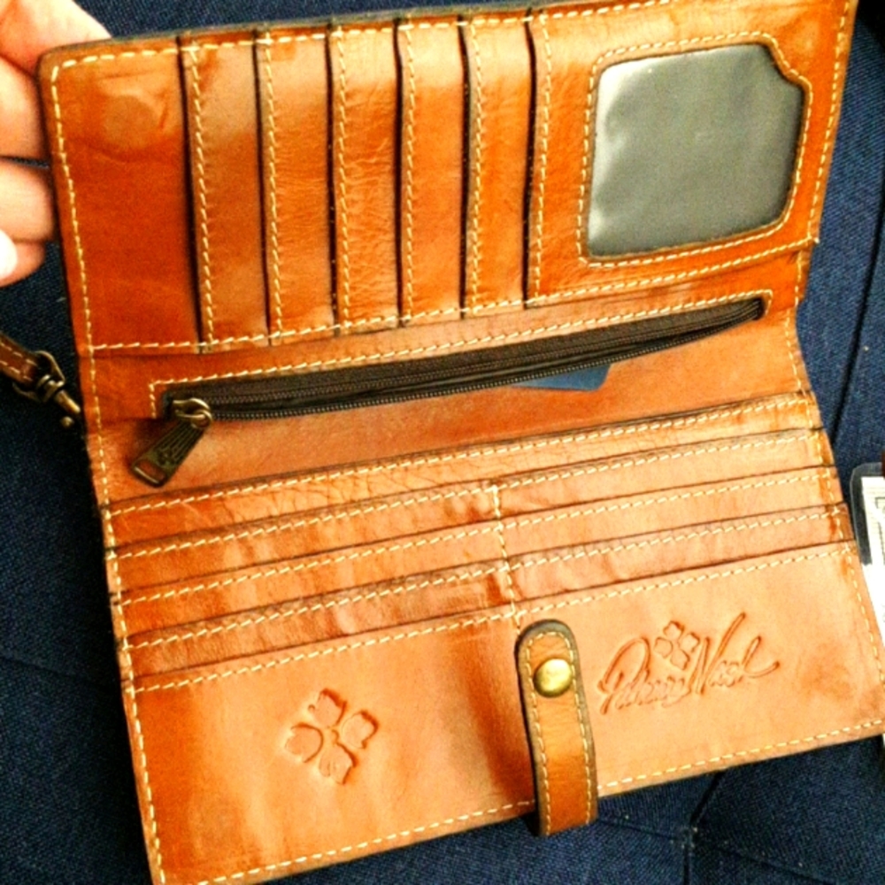 Lady wallet real leather looks like new
